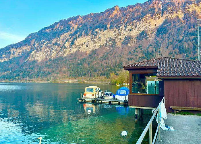 Au Bord Du Lac