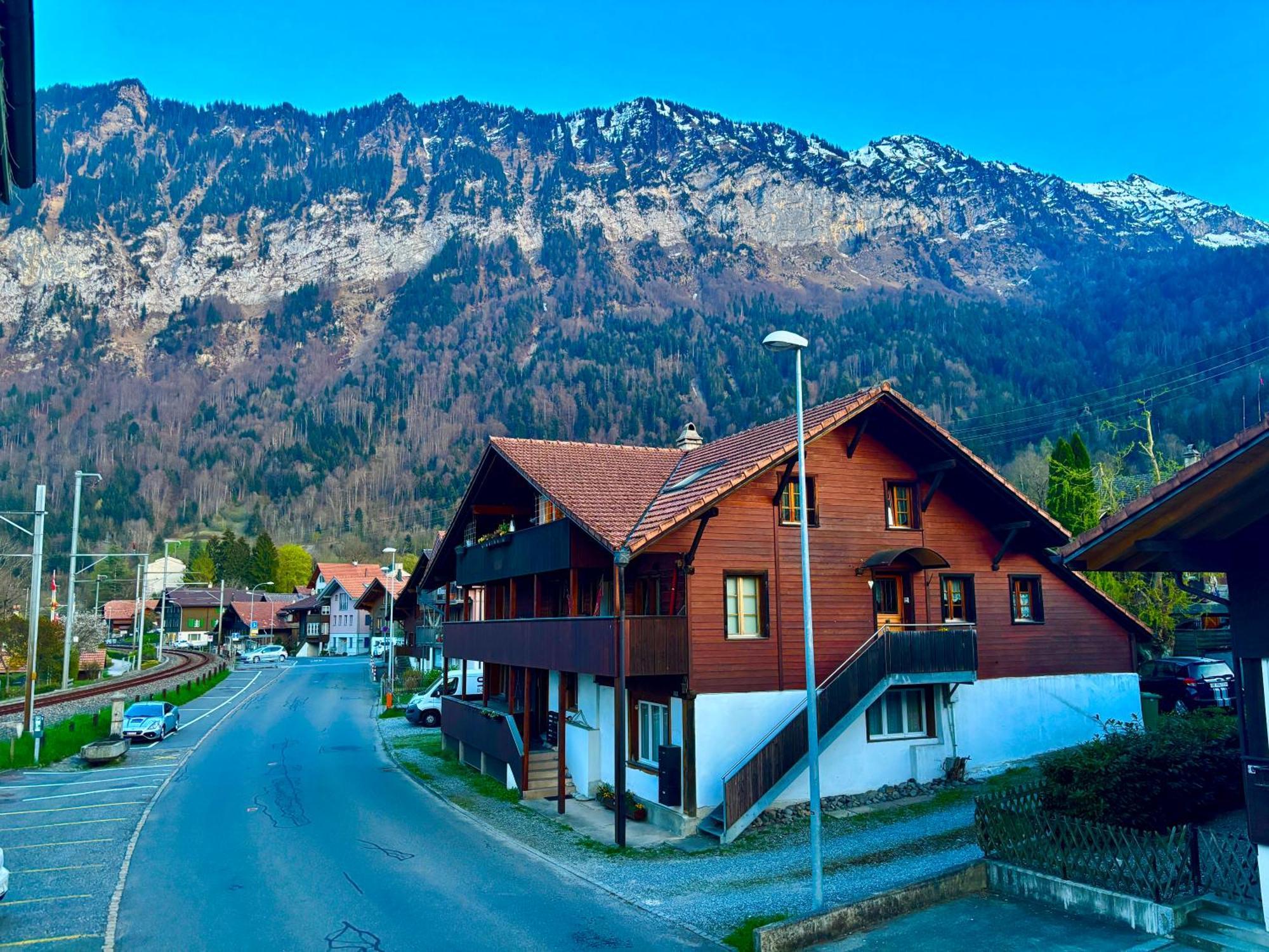 Apartment Au Bord Du Därligen